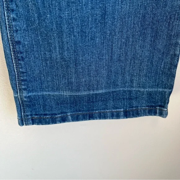 Levi’s 526 Slender Boot Jeans Size 6 - Picture 6 of 8